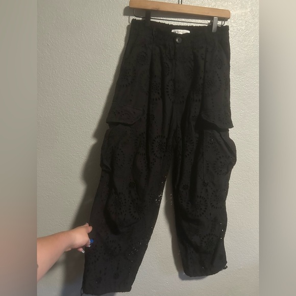 Zara Eyelet Embroidered Cargo Pants - Picture 4 of 10